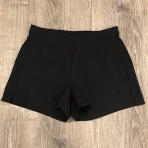 Athleta Trekki North Shorts Black Size 4 Zip Pocket Lightweight Travel Hiking